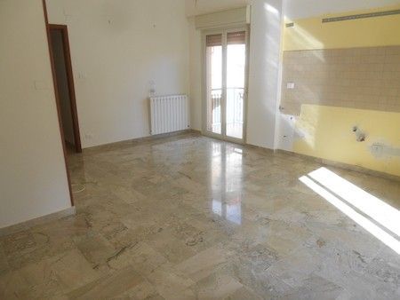 Appartamento in residenziale in Via Rosolino Colella