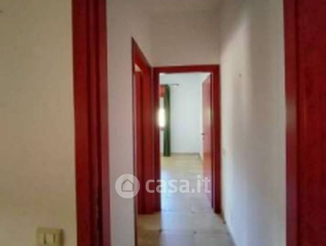 Ufficio in commerciale in Via Italia