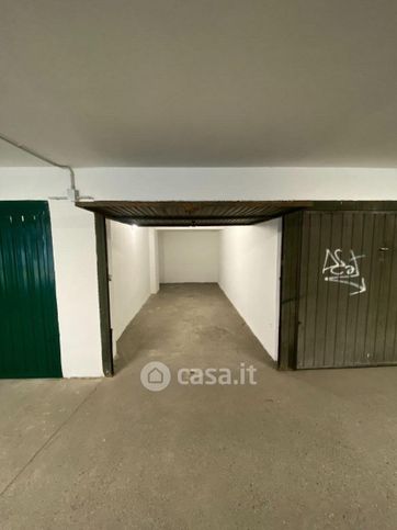 Box/posto auto in residenziale in Via Filippo Corridoni