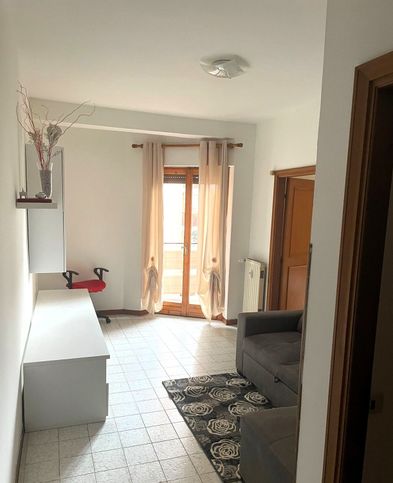 Appartamento in residenziale in Via Romeo Gallenga