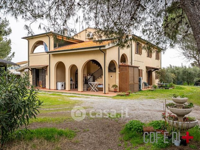 Villa in residenziale in 