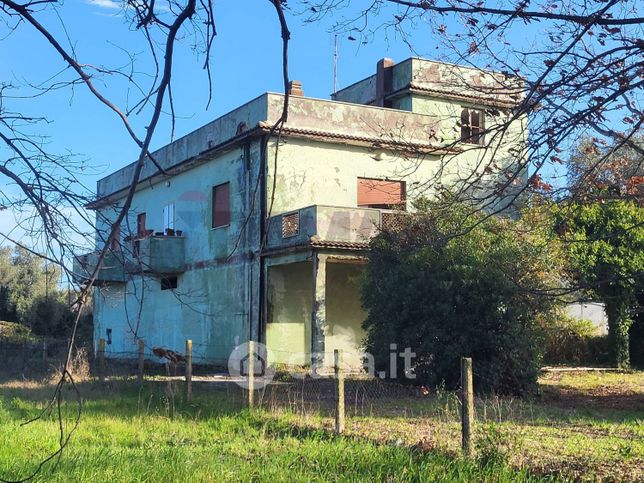 Casa indipendente in residenziale in Via degli Abruzzi 59