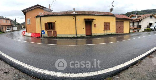 Garage/posto auto in residenziale in Via IV Novembre