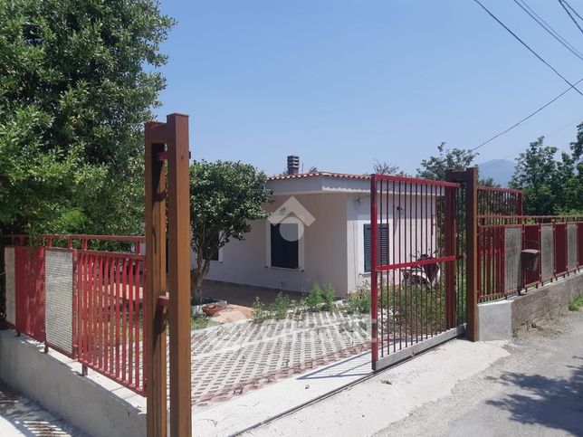 Casa indipendente in residenziale in Via Apostolico Montalbino 110