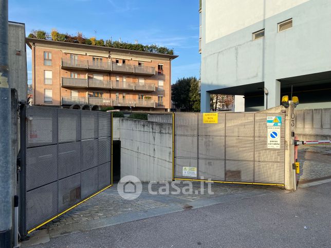 Garage/posto auto in residenziale in Via Broseta 103