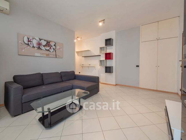 Appartamento in residenziale in Via Albino 2