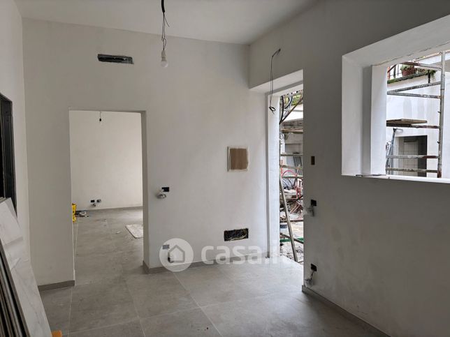 Casa indipendente in residenziale in Via Regia