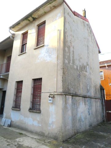 Casa indipendente in residenziale in Via Nuova