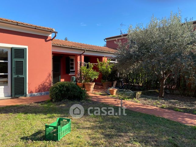 Villetta a schiera in residenziale in Via Fontananera 12