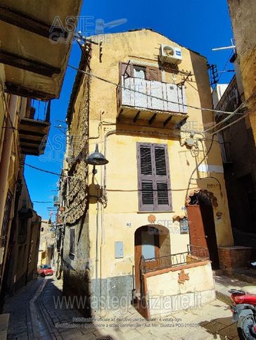 Appartamento in residenziale in Via Santa Maria dei Greci 60