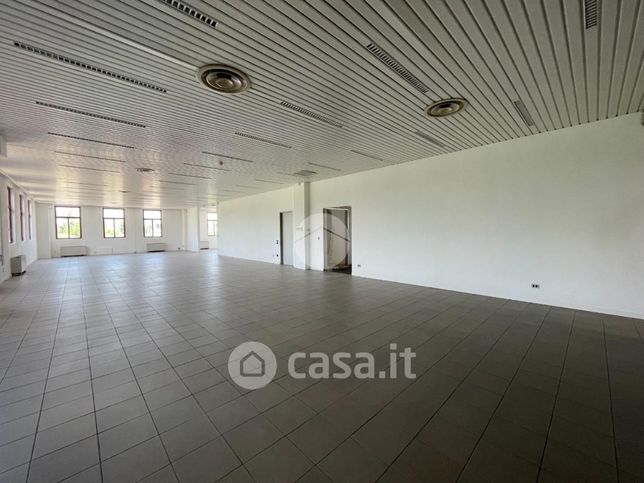 Ufficio in commerciale in Via Pablo Picasso 21
