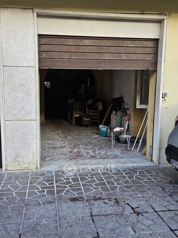 Box/posto auto in residenziale in Via melegnano