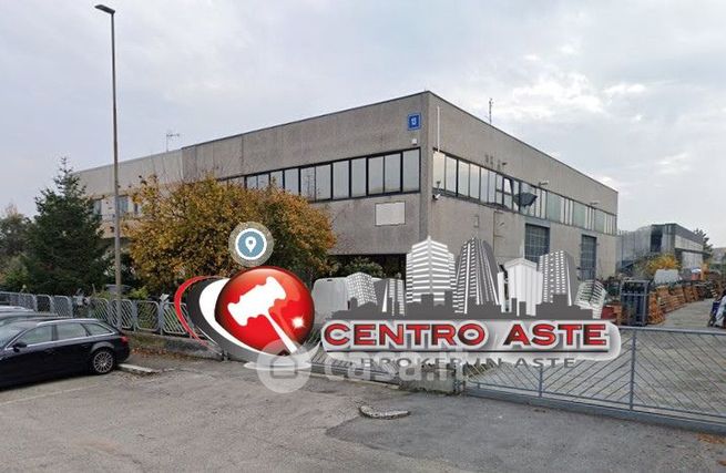 Capannone in commerciale in Via Armando Gagliani