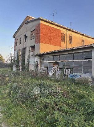 Capannone in commerciale in Via Muzza Corona