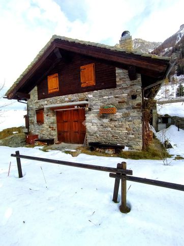 Casa indipendente in residenziale in 