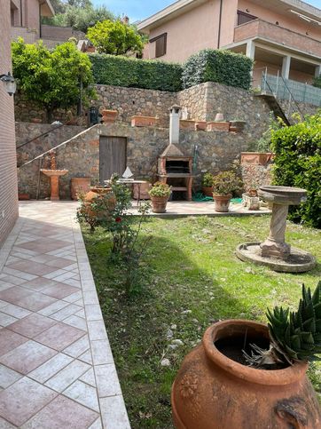 Casa indipendente in residenziale in Via dellâ€™ Appetito