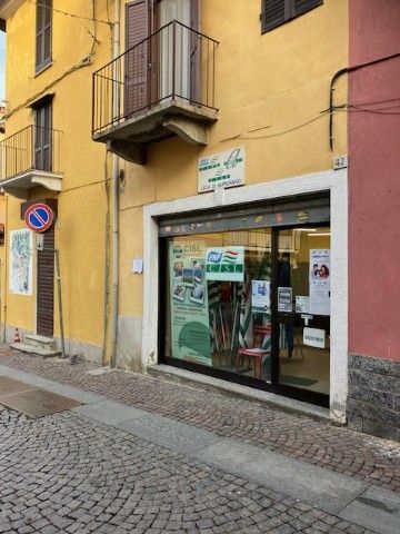 Attività/licenza (con o senza mura) in commerciale in Via G. Matteotti 47
