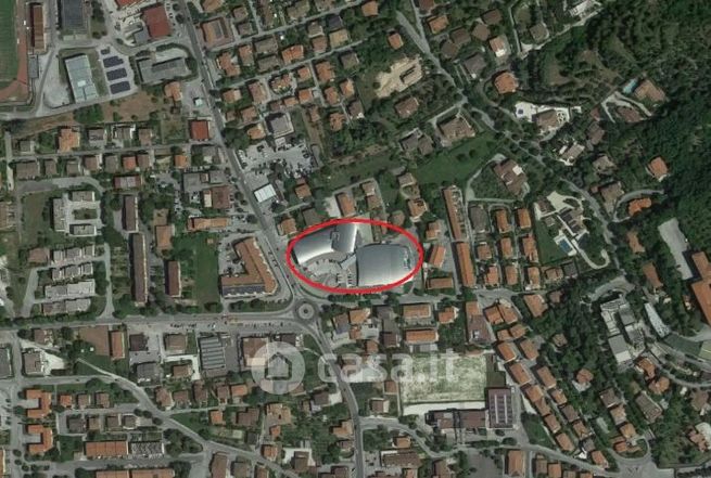Ufficio in commerciale in Via Flaminia Nord