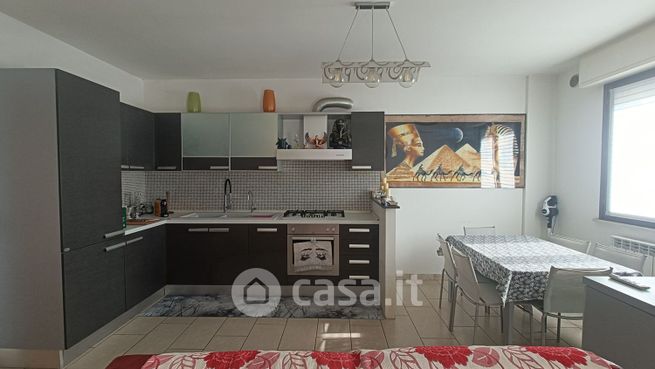 Appartamento in residenziale in Via Metauro