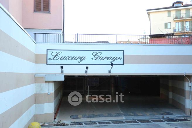 Garage/posto auto in residenziale in Via Defendente Lodi 41