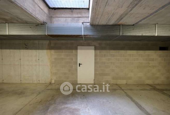 Box/posto auto in residenziale in Via Wolfgang Amadeus Mozart