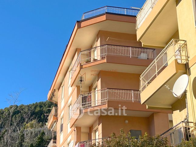 Appartamento in residenziale in Via Paramù 3