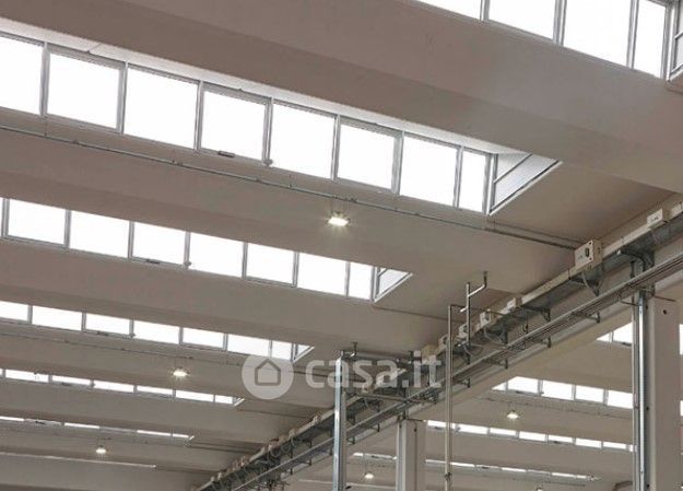 Capannone in commerciale in Via Belluno