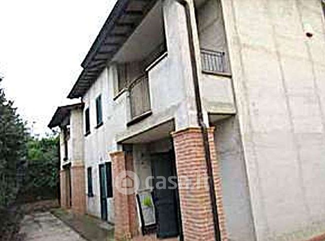 Casa bi/trifamiliare in residenziale in Via della Trota
