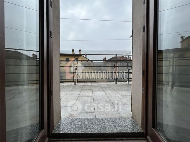 Appartamento in residenziale in Via Azzo Porzio 44