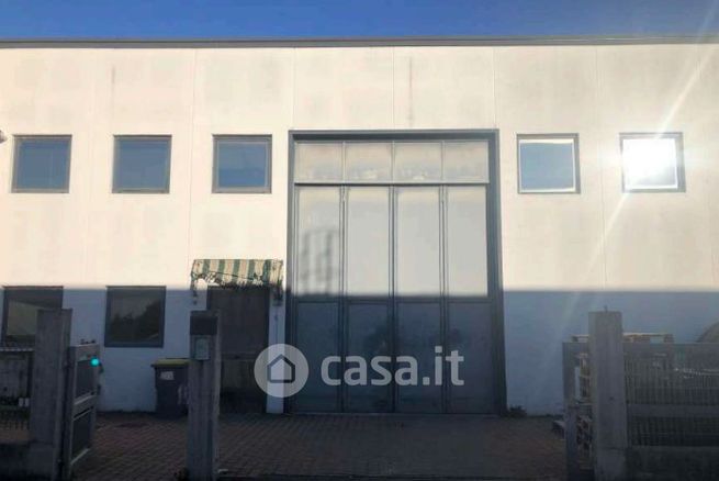 Ufficio in commerciale in 