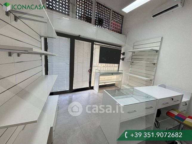 Ufficio in commerciale in Via Lucana 257