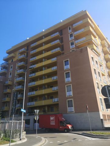 Appartamento in residenziale in Via Carlo Bertolazzi 6