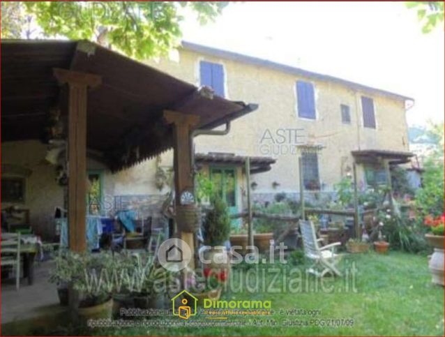 Casa indipendente in residenziale in Via del Prato 10