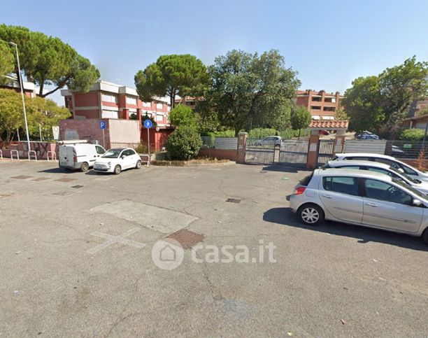 Box/posto auto in residenziale in Via Poseidone