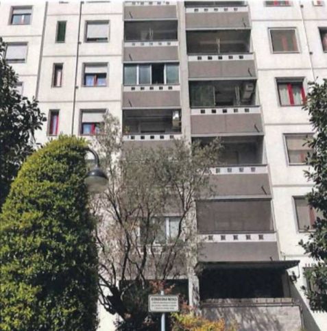 Appartamento in residenziale in Via Mario Borsa 32