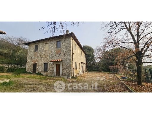 Rustico/casale in residenziale in Via Valle