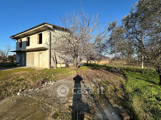 Casa indipendente in residenziale in Via XXV Aprile 17