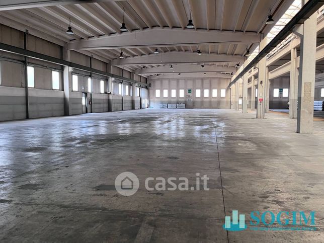 Capannone in commerciale in Via Dante Alighieri 55