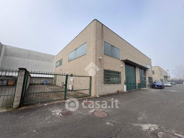 Capannone in commerciale in Via Mappano 1