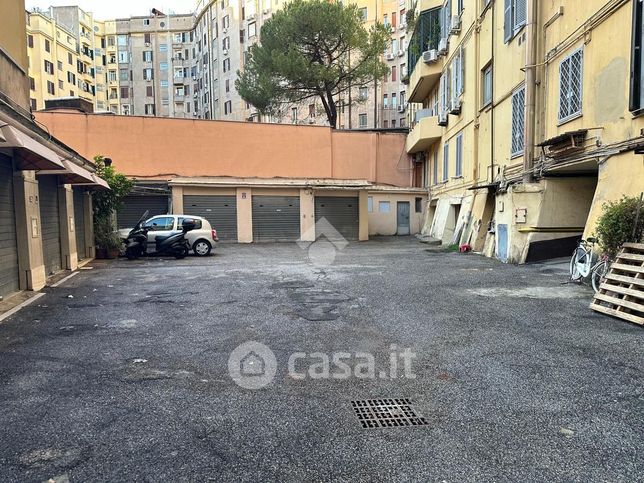 Garage/posto auto in residenziale in Viale Giuseppe Mazzini 143