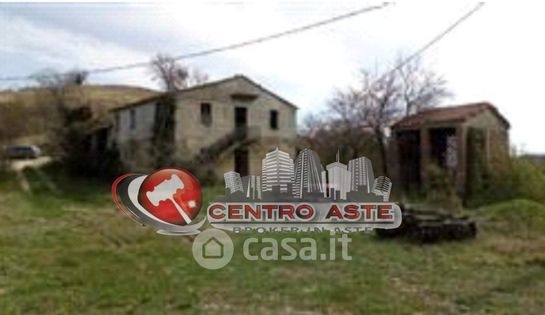 Rustico/casale in residenziale in Strada Senza Nome