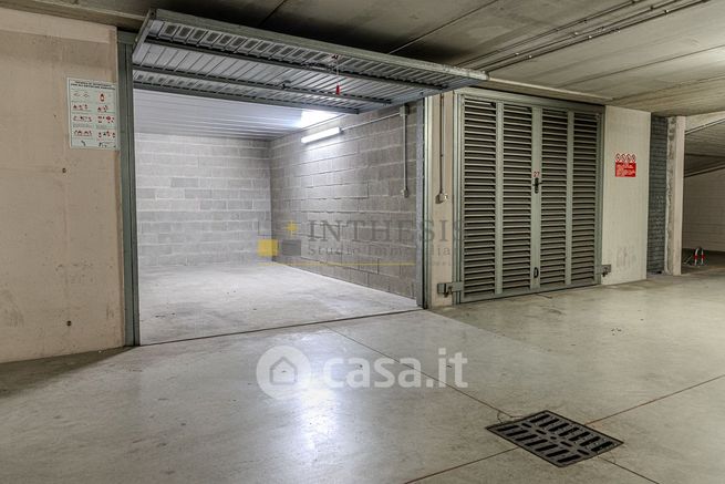 Box/posto auto in residenziale in Via Giovanni Boccaccio 411
