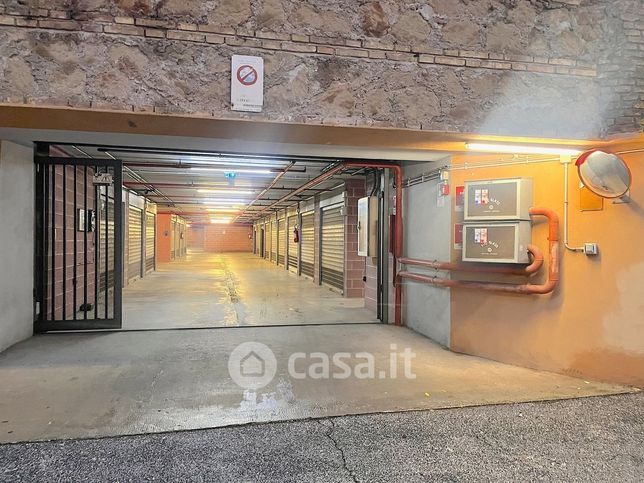 Box/posto auto in residenziale in Via Tuscolana