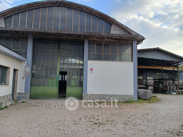 Capannone in commerciale in Via ponziano Bagnanini