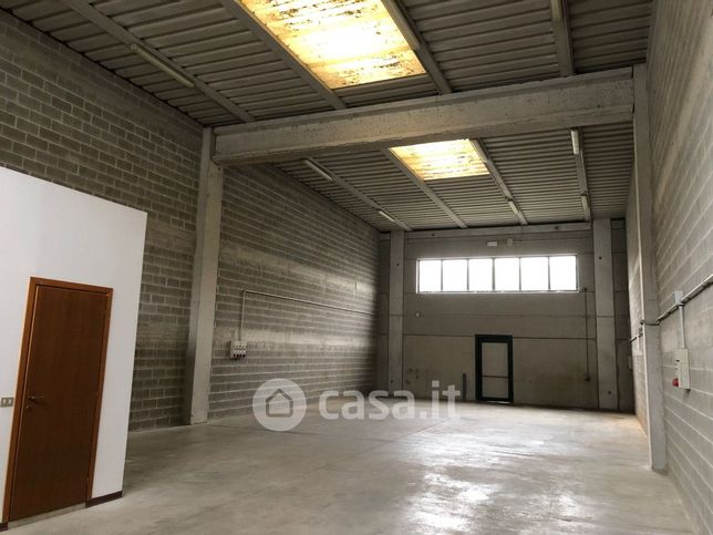 Capannone in commerciale in Viale dell'Artigianato