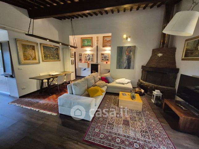 Rustico/casale in residenziale in Via di Monterotondo