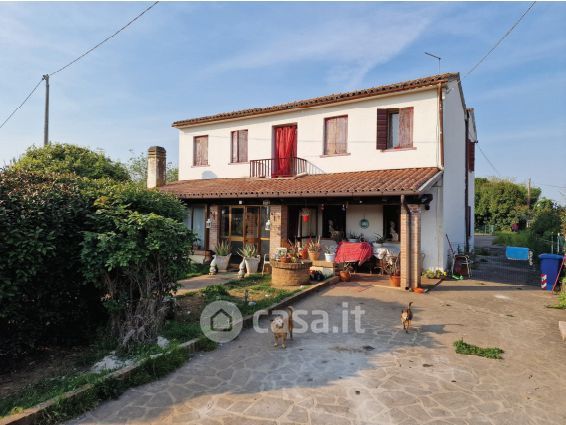 Casa indipendente in residenziale in Via San Rocco 4