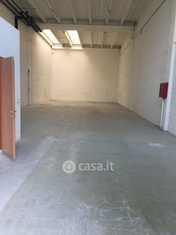 Capannone in commerciale in Via San Bellino