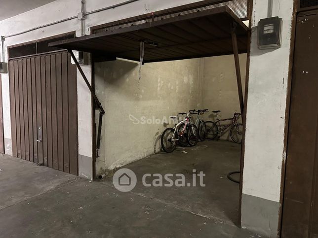 Box/posto auto in residenziale in Corso Orbassano 248
