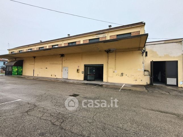 Capannone in commerciale in Via Pastorella 14